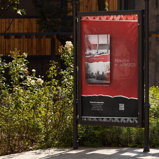 Commande – 2025 – Affiche salon du livre Affiche commandée pour un auteur à l’occasion d’un salon. Mockup photographique.